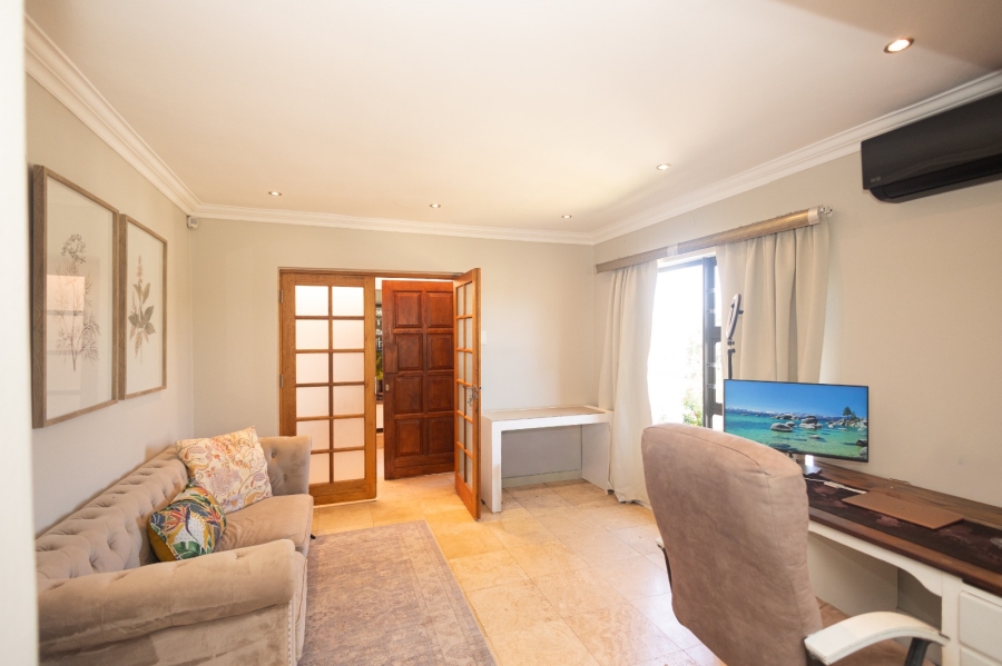 To Let 5 Bedroom Property for Rent in De Bron Western Cape